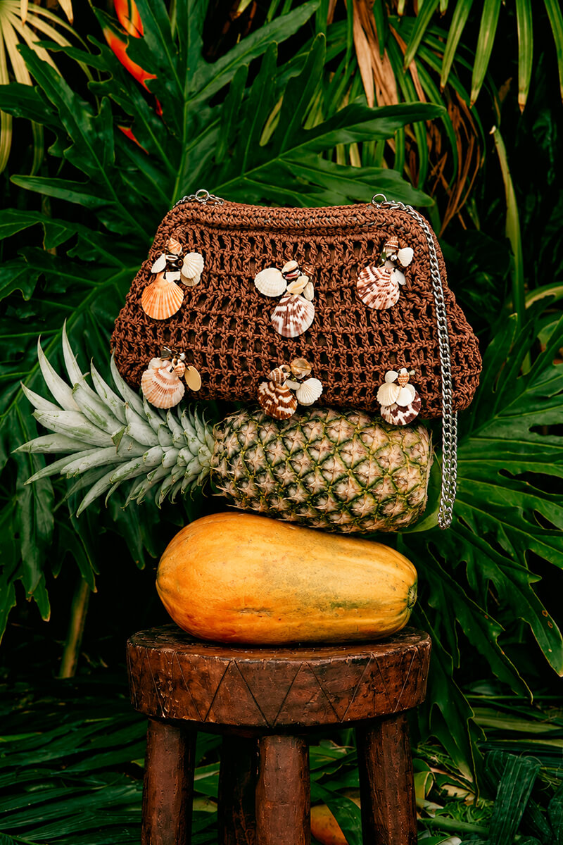 Crochet Shell Clutch | view 1