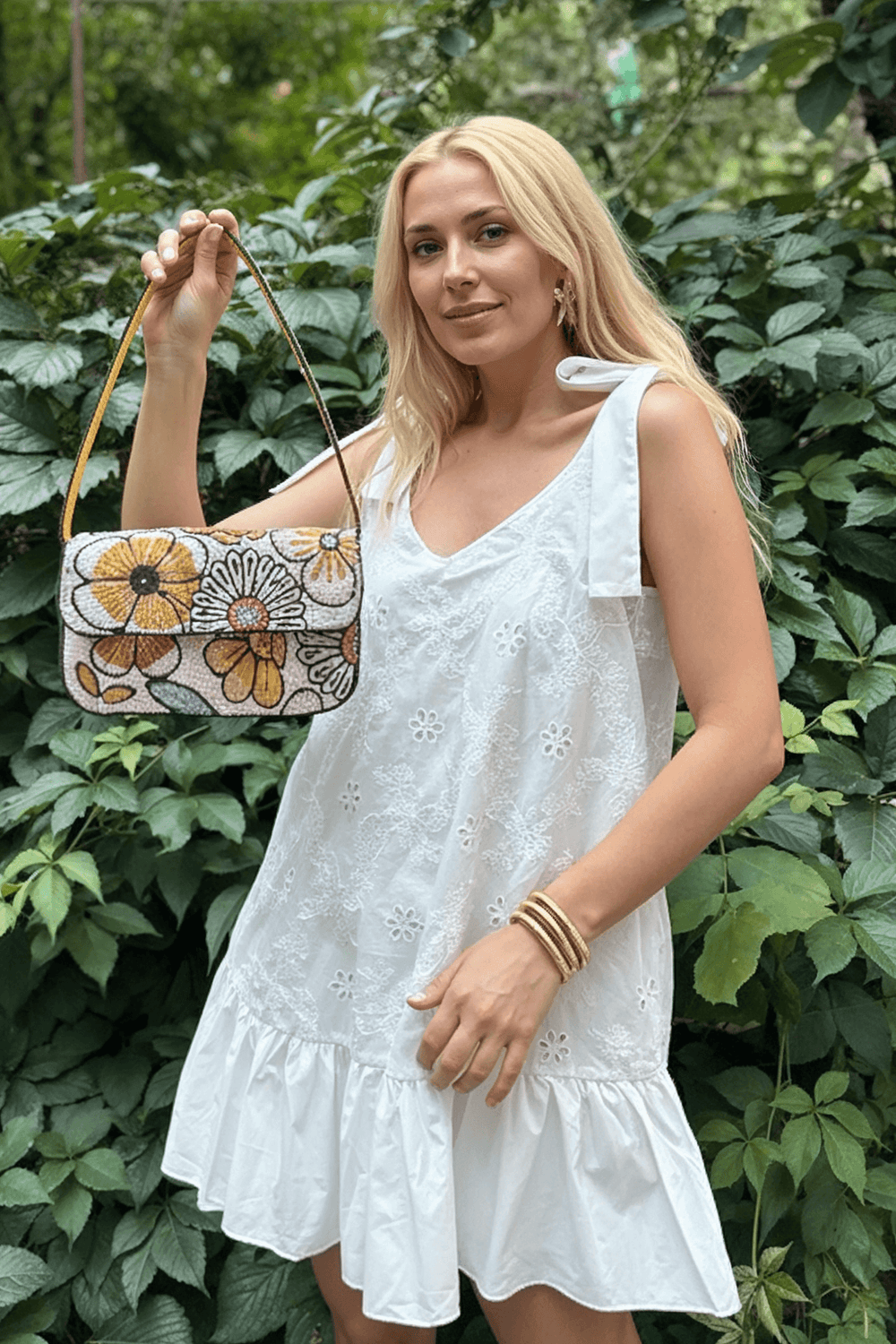 Daisy Daydream Embellished Shoulder Bag