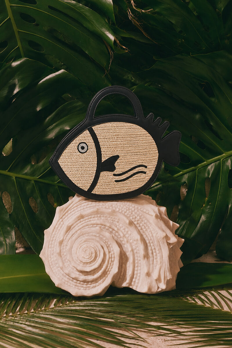 Black Trim Fish Raffia Handheld Clutch | view 1